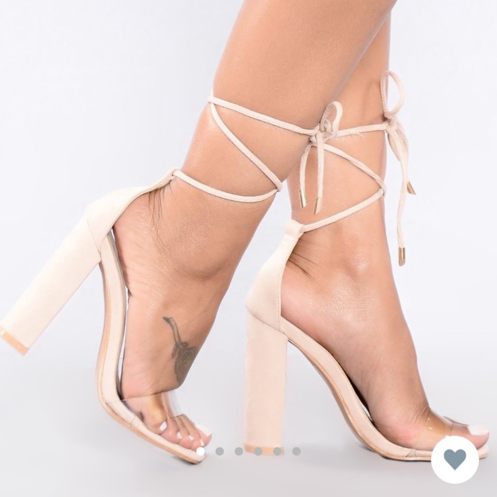 Super cute! Got the wrong size tho, comes with box